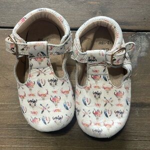 Monkey feet used condition - boho
12-18m